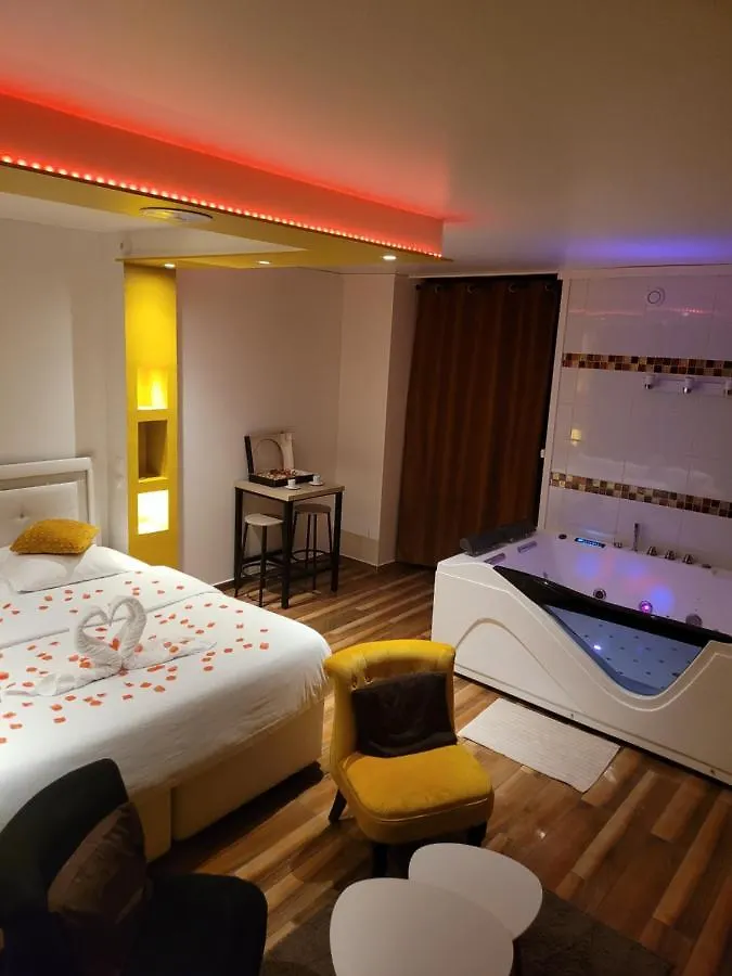 Apartmán Spa Celyna Appartement Avec Jacuzzi Privatif Lyon